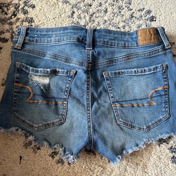 American Eagle distressed shorts - Picture 2 of 3
